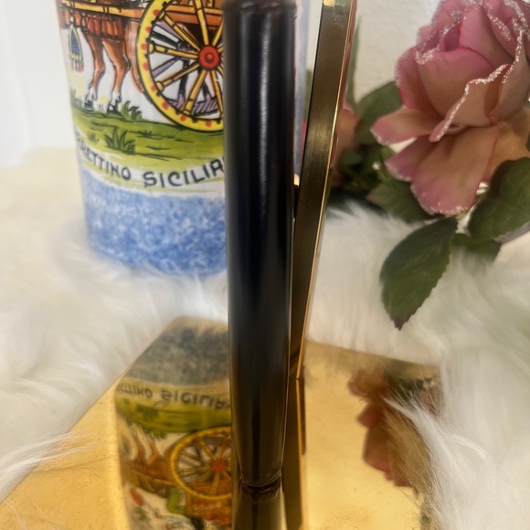 Gucci Leather Wallet with Kiss Lock - Picture 5 of 16